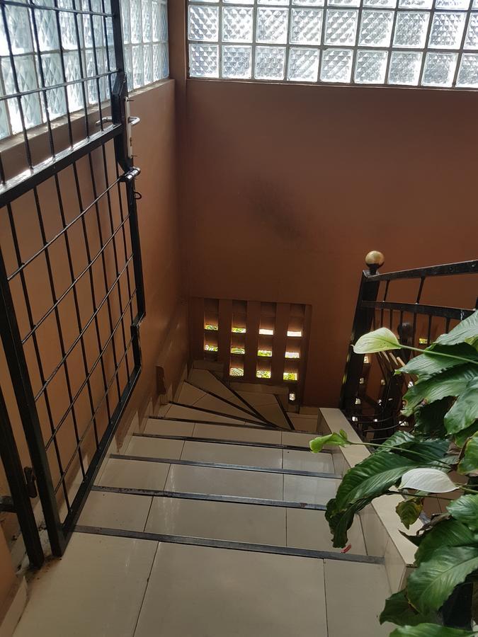 Appartements Chez Leoブラザヴィル エクステリア 写真