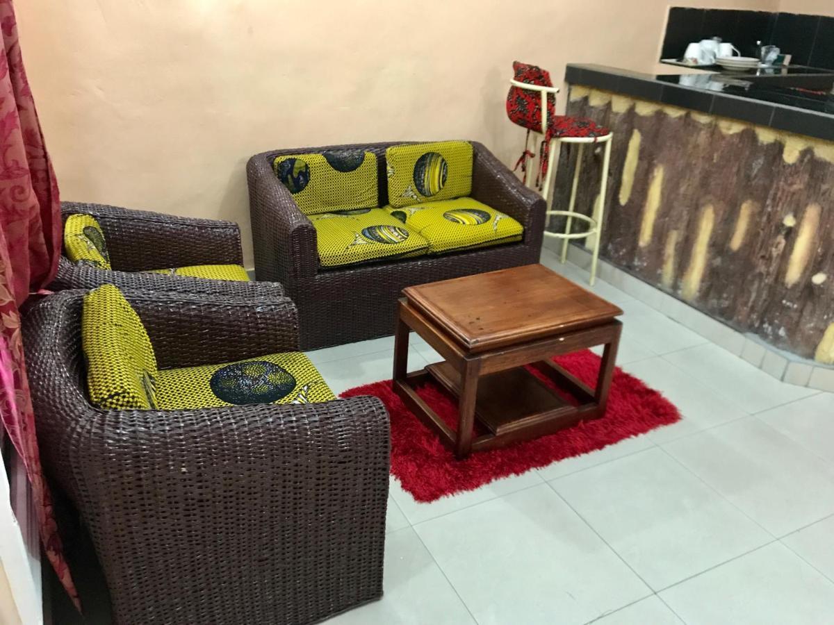Appartements Chez Leoブラザヴィル エクステリア 写真